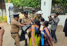 யாழில் காணாமல் ஆக்கப்பட்டோரின் உறவுகள் போராட்டம்: காவல்துறை அடாவடி!